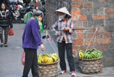 Venditrice di banane ad Hanoi